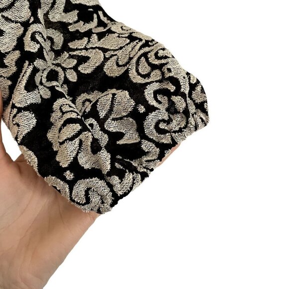 Anthropologie black and white floral vintage style ruffled v-neck blouse - Picture 4 of 8